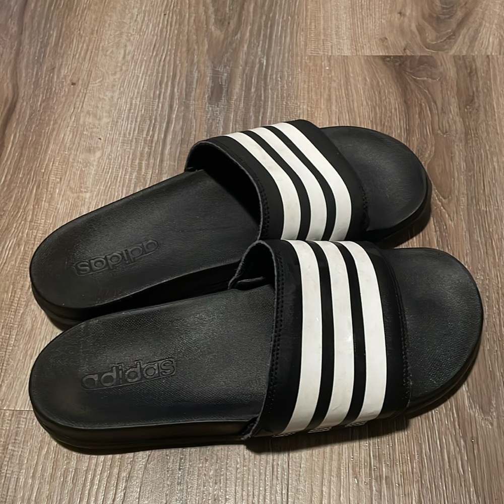 adidas 3 stripe logo slides Men’s 7/Women’s 9